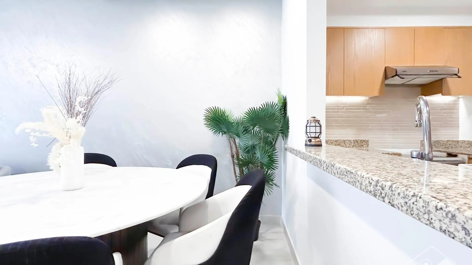 Gorgeous 2Br In Bellevue Downtown With Burj View Apartment Dubai United Arab Emirates